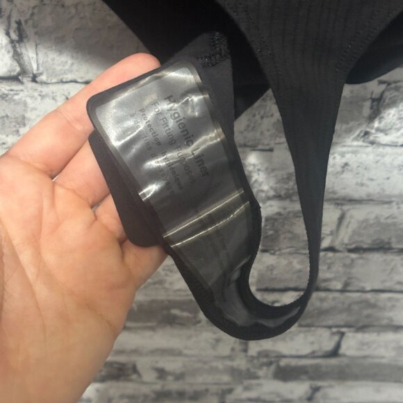 NWT Lululemon Stretch Cotton Rib Crewneck SS Bodysuit Thong Size XS (BLK) - Picture 9 of 15